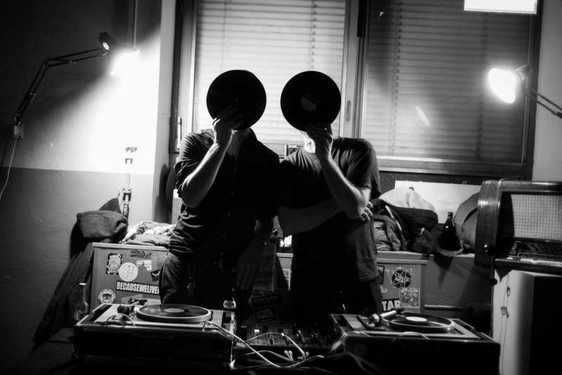 Lift It Up Soundsystem: Schellack DJs