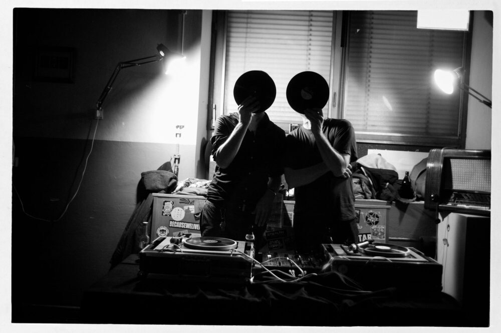 Lift It Up Soundsystem: Schellack DJs