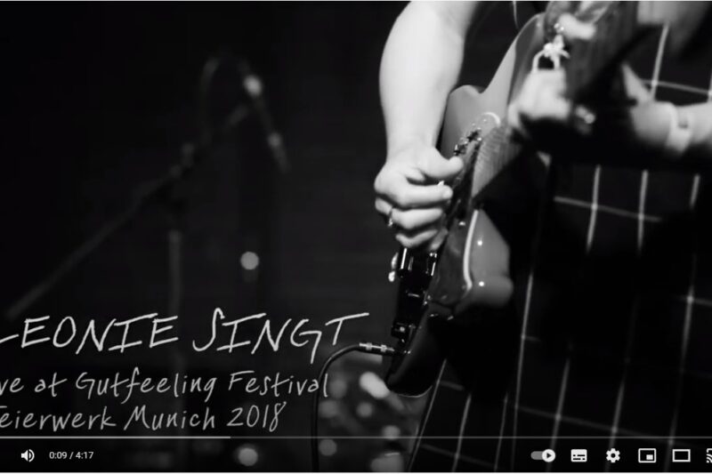 Video: Leonie singt - Schwarze Berge